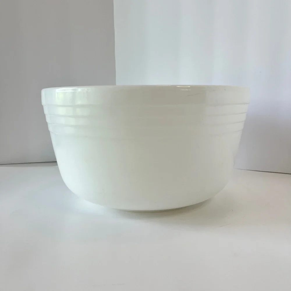 Vintage Pyrex‎ Hamilton Beach Milk Glass Mixing Bowl White Ribbed Banded USA 10